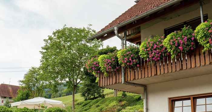 อื่นๆ Charming Apartment in Regelsbach With Balcony Near City Centre