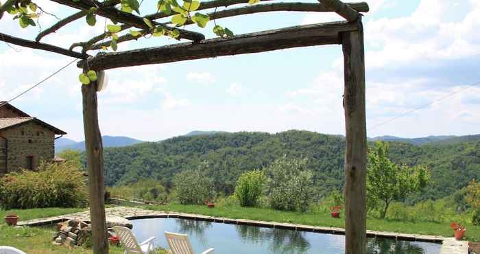 Lainnya Holiday Home in Canossa With Swimming Pool, Garden, Barbecue