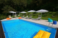 Others Spacious Villa in Fabriano With Swimming Pool