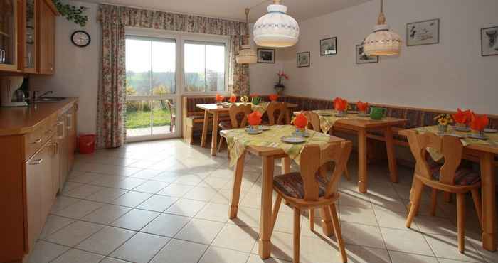 Lain-lain Apartment in Rotthalmunster With Terrace,garden,parking, BBQ