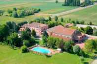Lainnya Apartment in a Rural Estate in Pontecchio Polesine With Shared Swimming Pool