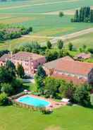 Imej utama Apartment in a Rural Estate in Pontecchio Polesine With Shared Swimming Pool