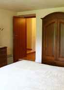 Room Alluring Holiday Home in Canossa With Pool, Garden Barbecue