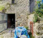 Others 3 Small Cottage With a 17th Century Hydraulic Mill