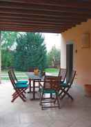 Imej utama Villa in Capriolo With Patio, Courtyard, Garden, Parking