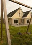 Imej utama Lush Holiday Villa at Lovely Location in Zeewolde