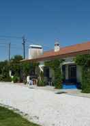 Imej utama Inviting Holiday Home in Montemor-o-novo With Pool