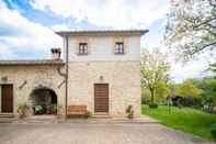 Others Apartment on Beautiful Estate With Pool Near the Art