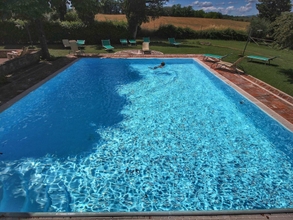 Others 4 Cozy Holiday Home in Tuscany With Swimming Pool