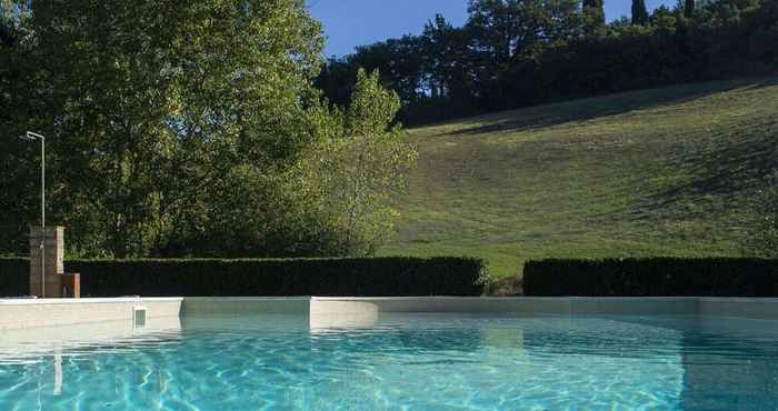 Lainnya Luxurious Holiday Home in Ghizzano Italy With Swimming Pool