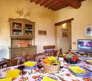 Others 6 Apartment in a Farmhouse in Radda In Chianti With Patio