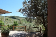 Lainnya Peaceful Holiday Home in Castagneto Carducci With Garden