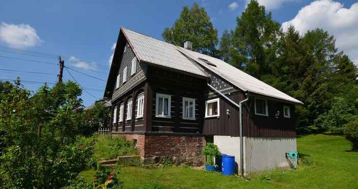 Lainnya Holiday Home in Stare Krecany With Fenced Garden