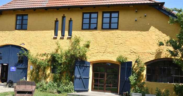 Others Rustic-style Apartment in Buschenhagen With Garden