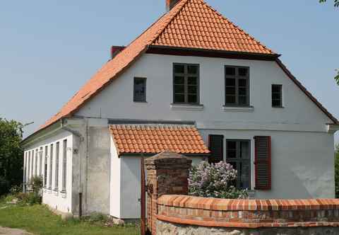 Others Charming Holiday Apartment in Steffenshagen With Terrace