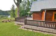 Lainnya 6 Holiday Home With Well-kept Fenced-in Rice on the Shore of a Small Reservoir