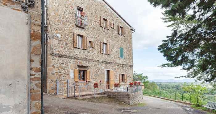 Others Rustic Holiday Home in San Valentino With Terrace