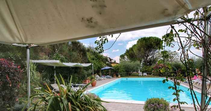 Lainnya Attractive Apartment in Bettona With Swimming Pool