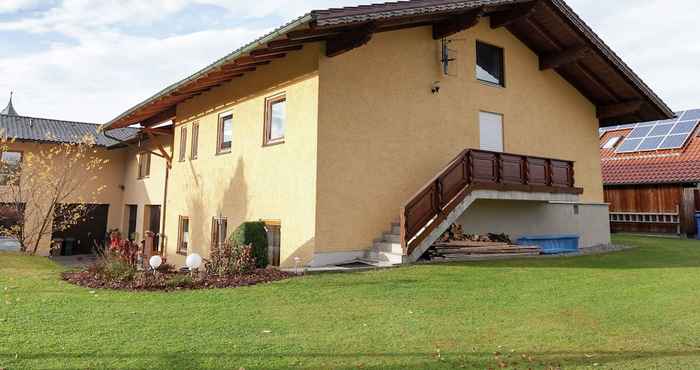 Others Cozy Apartment in Ruhmannsfelden With Swimming Pool