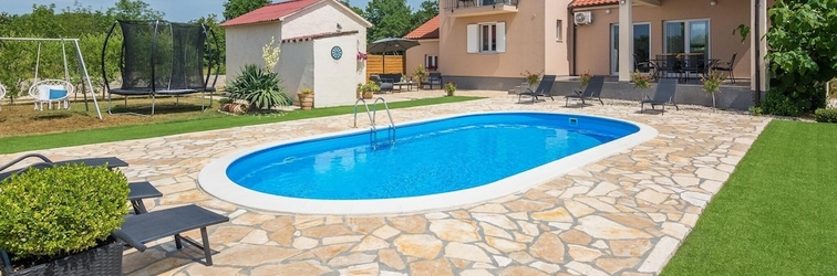 Others Luxurious Holiday Home in Policnik With Swimming Pool