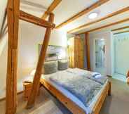 Others 5 Beautiful Holiday Room in Grundshagen With Parking Space