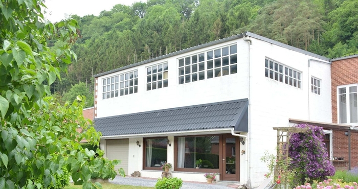 Others Luxurious Holiday Home in Hamoir With Terrace