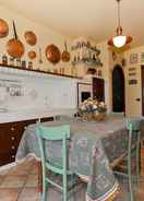 Dapur peribadi Lovely Villa With Swimming Pool in Cinisi