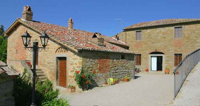 Others Lovely Villa in Cortona With Swimming Pool