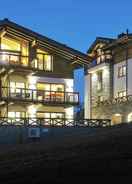 Imej utama Stately Apartment on a Hotel in Kaprun With Sauna & Hot Tub