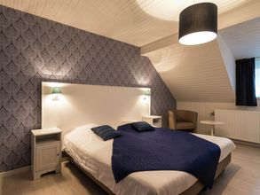 其他 4 Swanky Holiday Home in Waimes With Indoor Swimming Pool