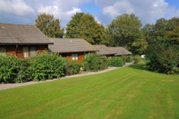 Others Cozy Holiday Home With an Oven in a Green Area