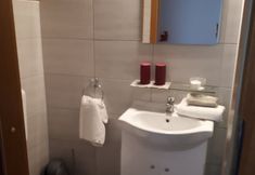 Others 6 Guest House Tara