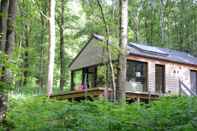 Lainnya Modern Chalet Located in the Woods