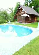 Imej utama Sunlit Holiday Home in Bechyne With Private Pool