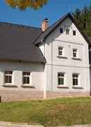 Imej utama Modern Holiday Home in Vidochov With Private Swimming Pool