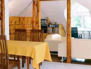 Others Charming Attic Apartment in a Villa With Park in Grossschirma