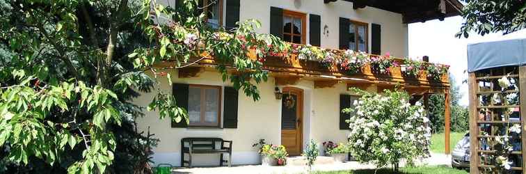 Others Spacious 4 Person Holiday Home near Chiemsee