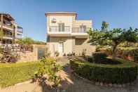 Others Navarino Captain's Villa - Luxury Seaside Retreat