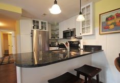 其他 6 12 Morris 4 2 Bedroom Condo by Redawning