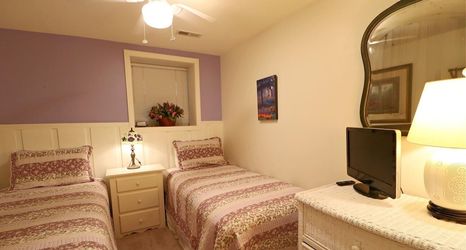 其他 2 12 Morris 4 2 Bedroom Condo by Redawning