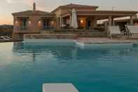 Others Luxurious Villa in Peloponnese With Pool