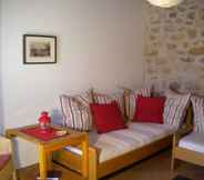 Others 2 Cosy Holiday Home With Garden in Leonidio