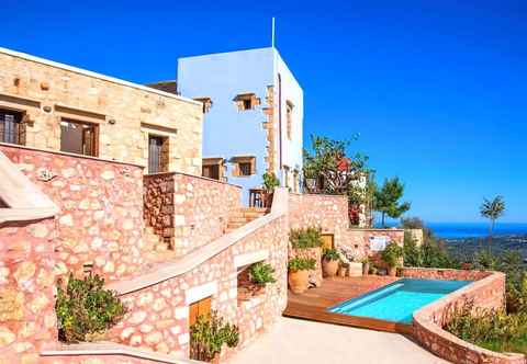 Others Venetian Mansion, 2 Separate Houses, Heated Pool in Kastellos, North-west Coast