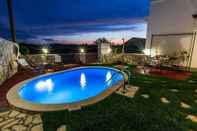 Others Gorgeous Holiday Home With Pool and Terrace