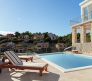 อื่นๆ 2 Charming Villa in Vela Luka on the Beach