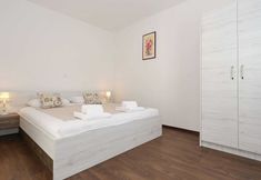 Others 7 Villa in Prkos With Private Pool and Sea Nearby