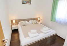 Others 5 Villa in Prkos With Private Pool and Sea Nearby