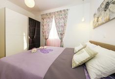 Others 2 New Luxury Apartment With Nice Garden and Barbecue in a Quiet Area, Wifi