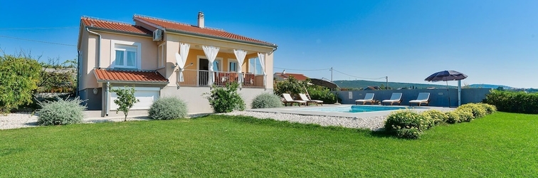 Others Spacious Villa in Debeljak With Private Swimming Pool