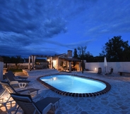 Others 7 Charming Holiday Home With Private Pool, Lovely Terrace, Bbq, Nice Guesthouse